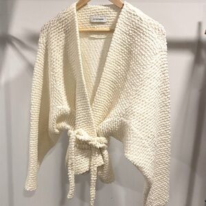 Le17Septembre, wool boucle cream cardigan with tie belt, size 38